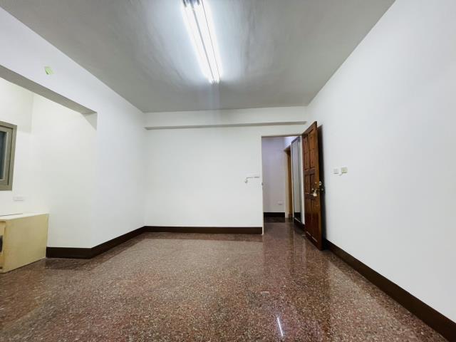 高雄新興區公寓-9