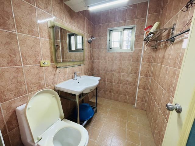 高雄新興區公寓-12